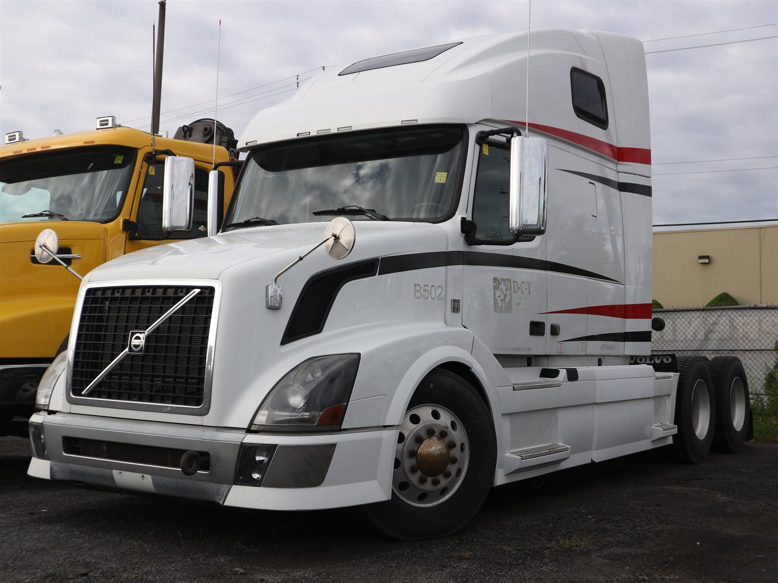 2011 Volvo VNL 670