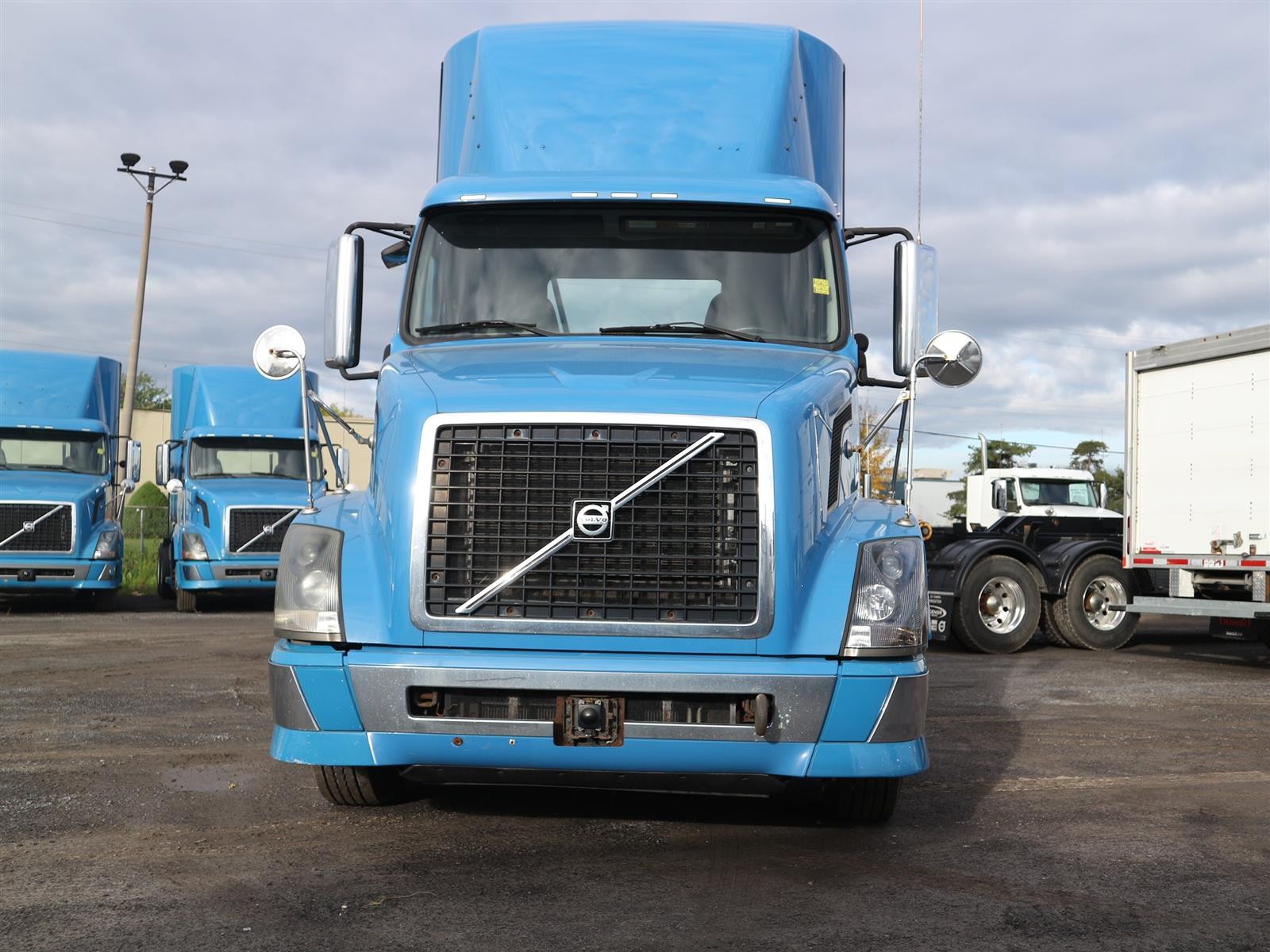 Volvo vnl 300