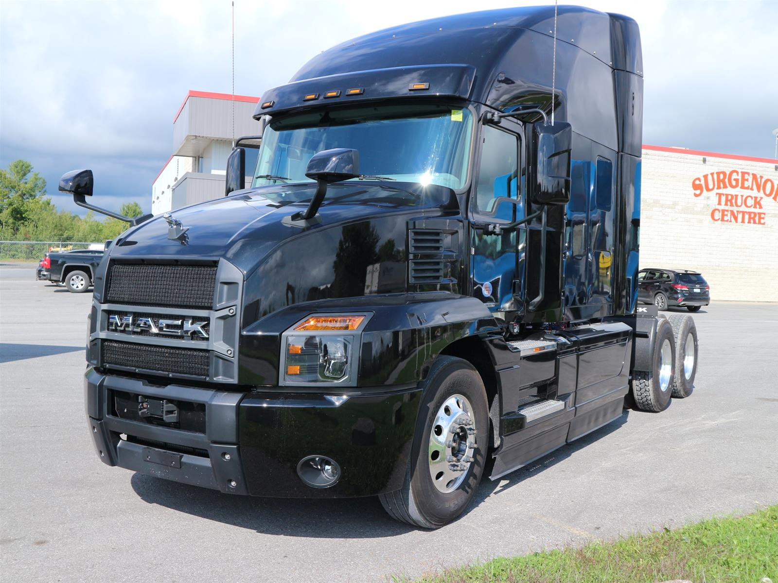 Mack Trucks Грузовики
