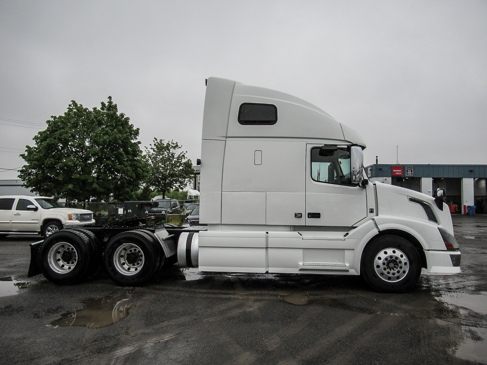 2013 Volvo VNL 670