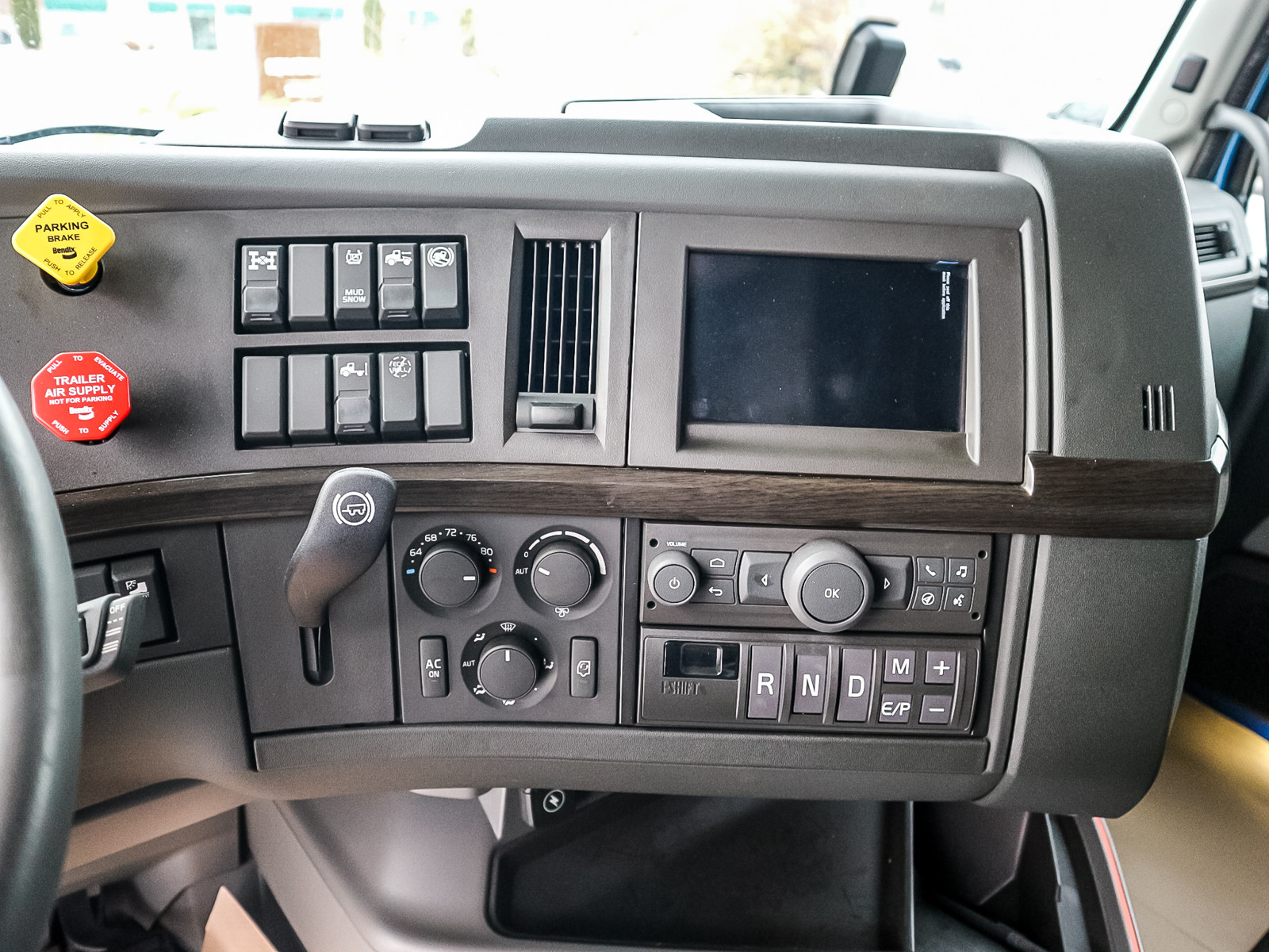 2020 Volvo VNL 760